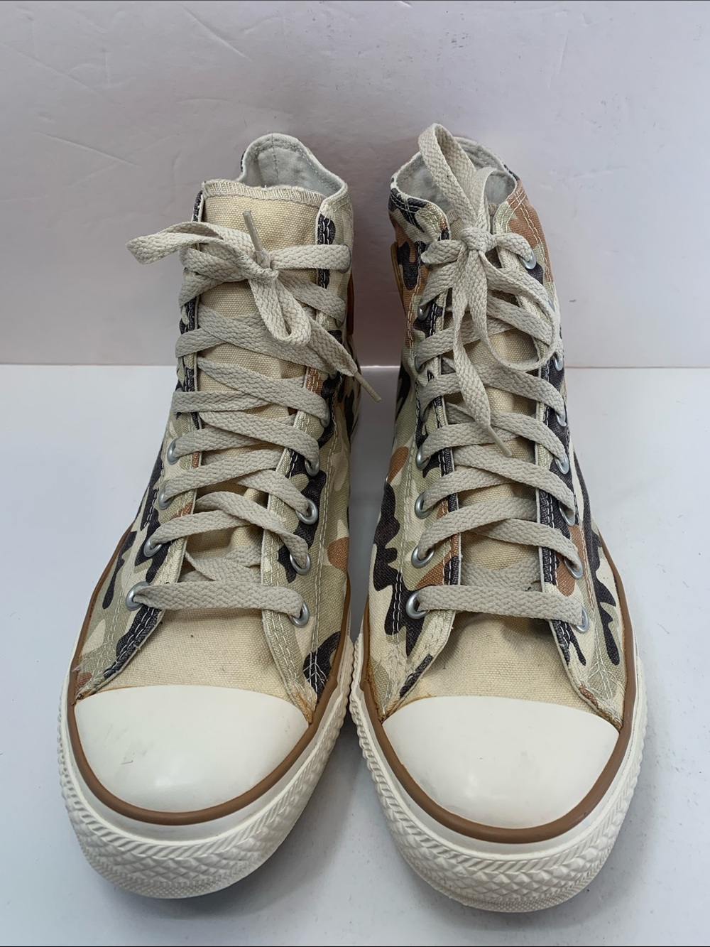 Converse Uni-Sex High-Top Sneakers in Beige Camouflage Size (US Men 10/Women 12)